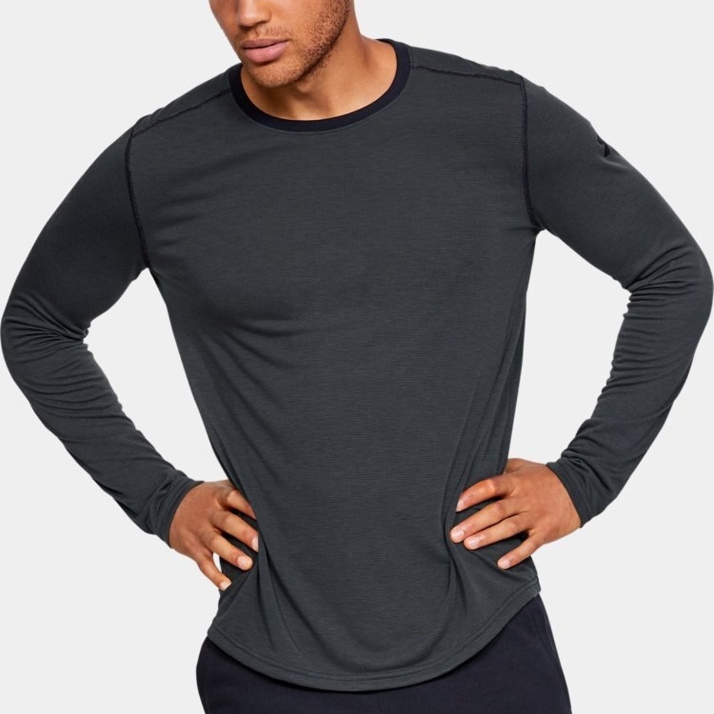 UNDER ARMOUR long sleeve